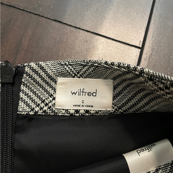 Aritzia wilfred mini skirt - Picture 5 of 6